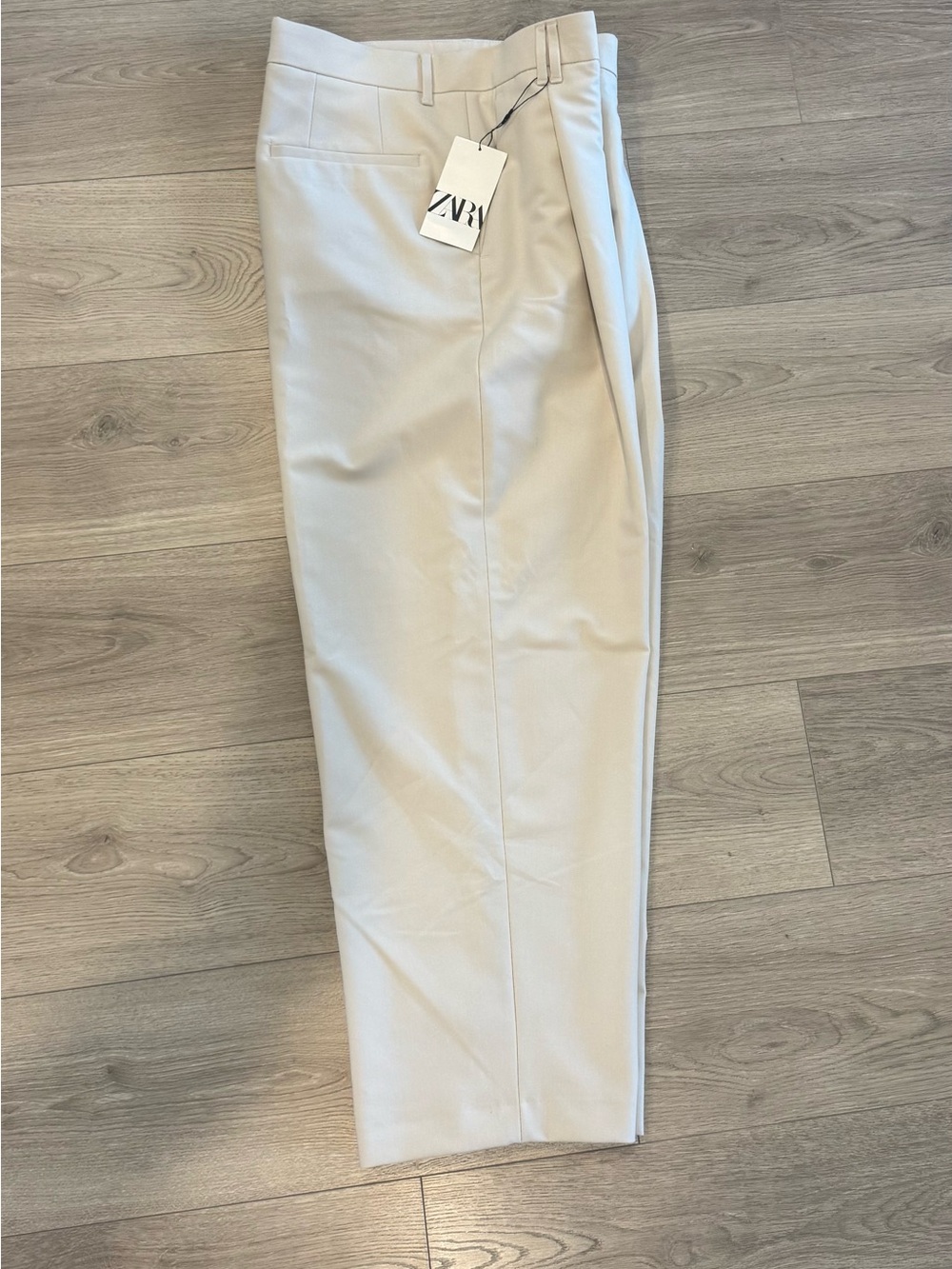 Zara Men's Light Cream Pleated Chinos - Picture 7 of 8